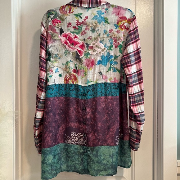 John•Mark Tops - John•Mark Mixed Material Long Sleeve Embroidery Button Blouse. Size Medium.